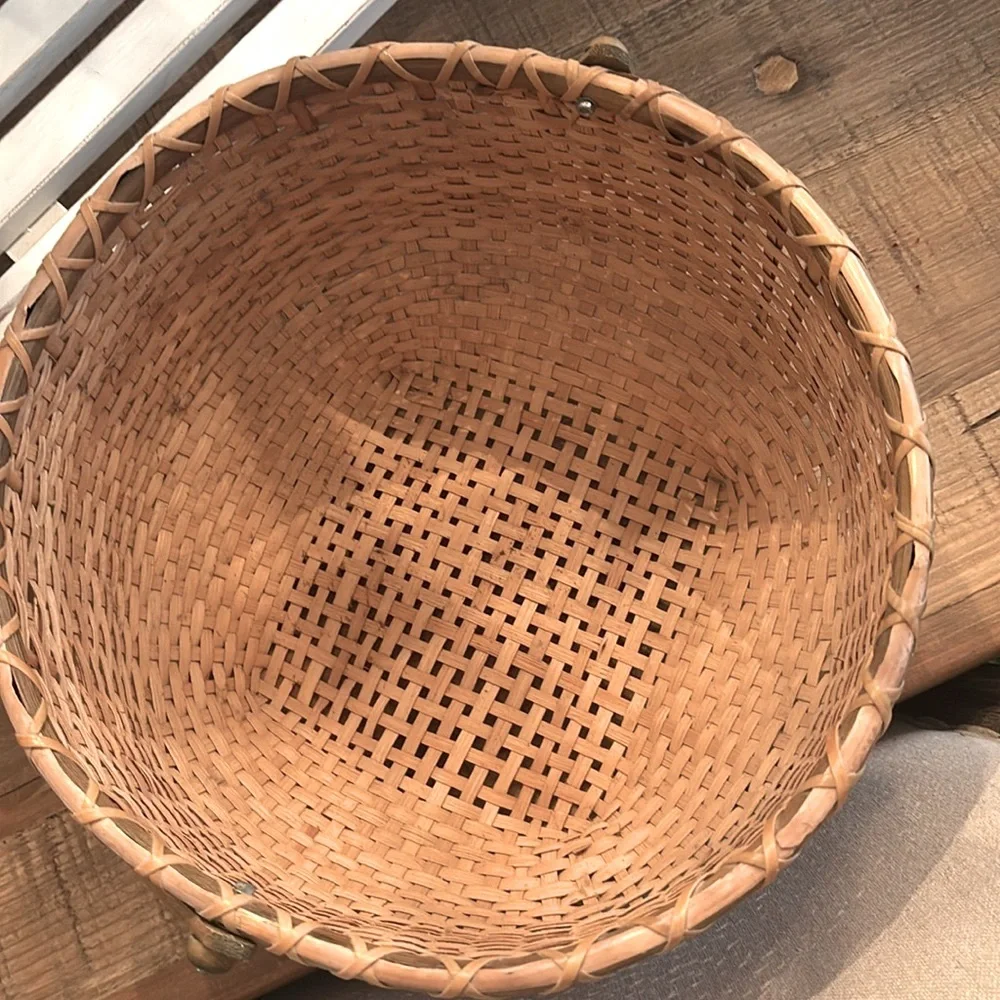 Vintage Handwoven Gathering Basket. 12.5”T 11”W Timeless | Neutral. EUC